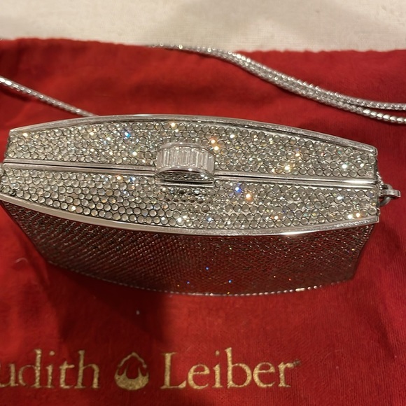 NWOT Judith Leiber Crystal Embellished Top Push Button Clasp Evening Bag/Clutch - Picture 4 of 7